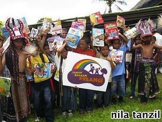 Taman Bacaan Pelangi untuk Anak-anak di Flores