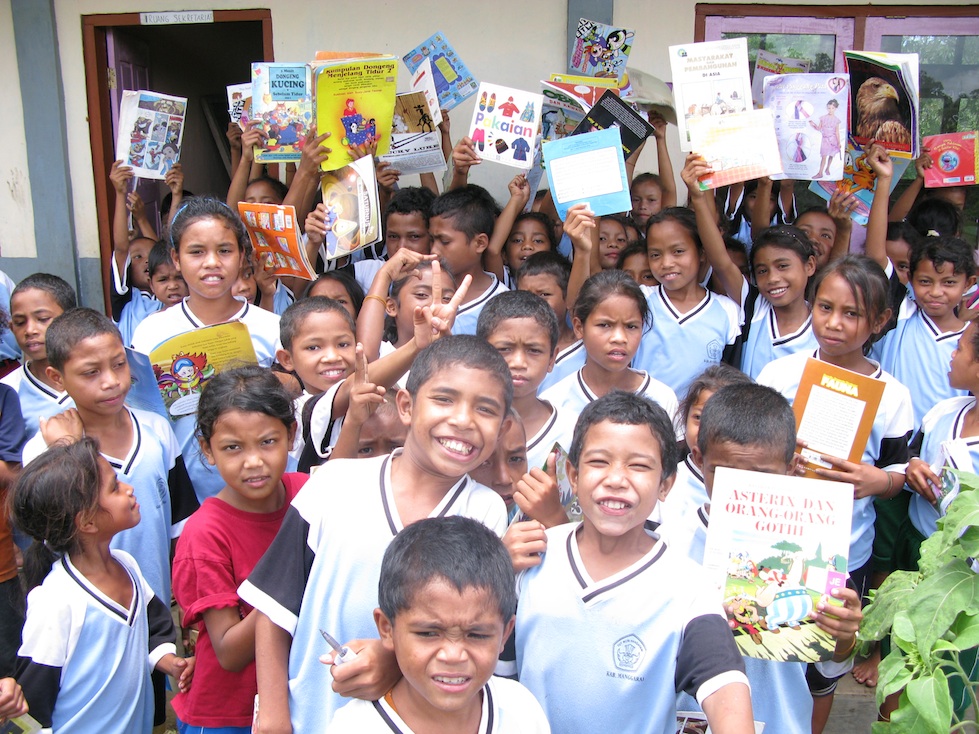 Perpustakaan Ke-18 : Senyum dari Kampung Kaca, Flores