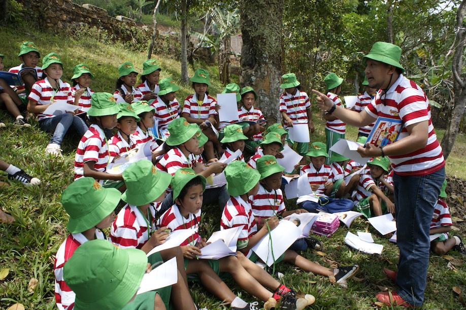 “Taro Adventures” (Petualangan Taro) Visits Us in Roe Village