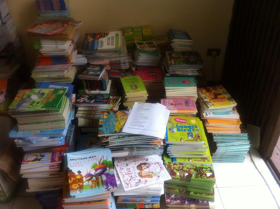 12.000 Buku Cerita Anak Telah Dikirim ke Flores