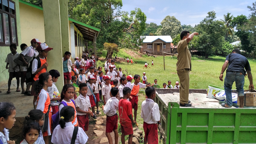 Saatnya Menghias Rumah Pelangi