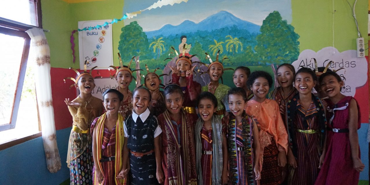 Inaugurating the 49th Library at SDK Rekas I, West Manggarai