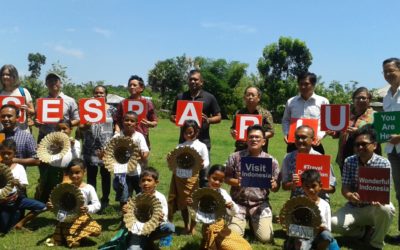 Kunjungan Peserta Diklat Sesparlu Angkatan 18 di Perpustakaan TB Pelangi di SDN Lancang, Komodo, Flores, NTT
