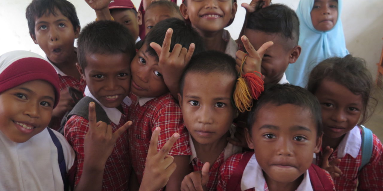 Taman Bacaan Pelangi Berlabuh di Pulau Buton, Sulawesi Tenggara