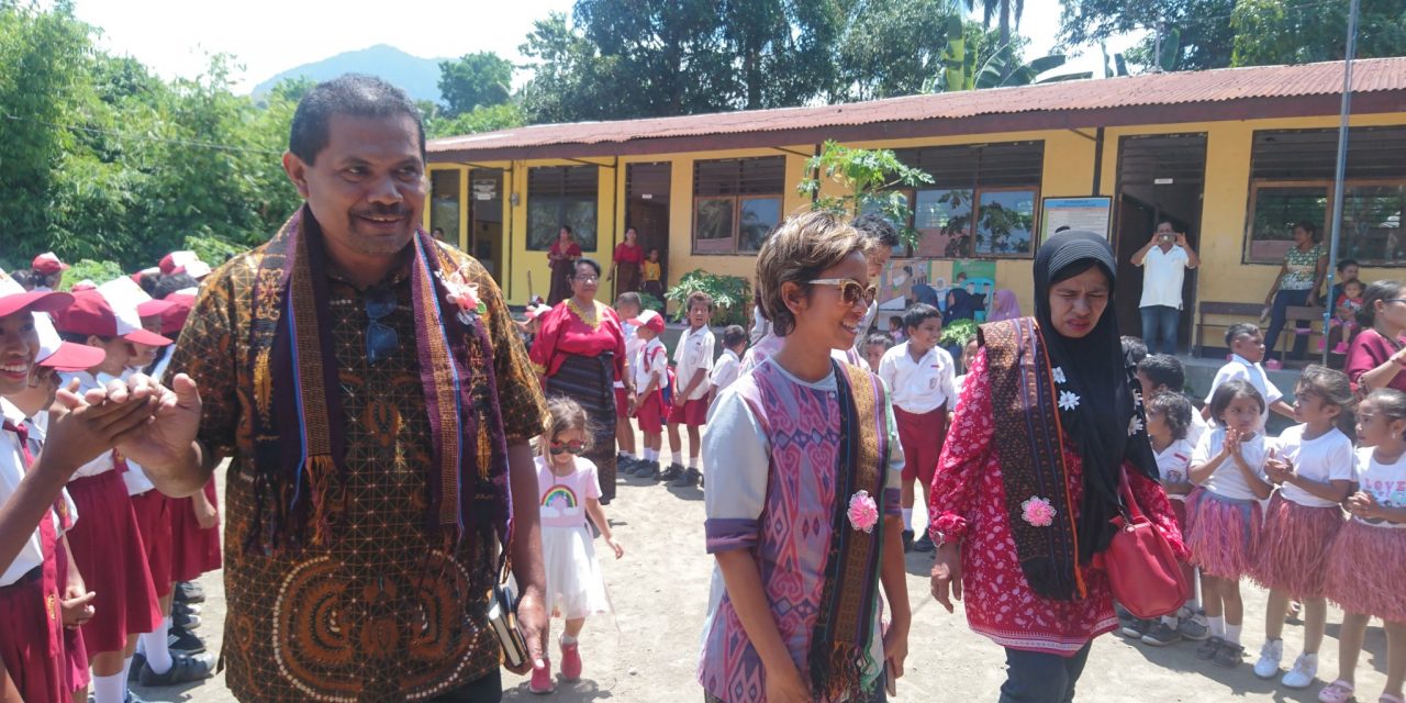 SIMON SAYS,”PARTY!”: INAUGURATION OF THE 104TH #TBPELANGI LIBRARY AT SDI OTOMBAMBA, NDONA, ENDE DISTRICT