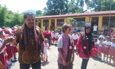 SIMON BILANG, “PESTA”: INAGURASI DARI PERPUSTAKAAN #TBPELANGI ke-104 DI SDI OTOMBAMBA, KECAMATAN NDONA, KABUPATEN ENDE.