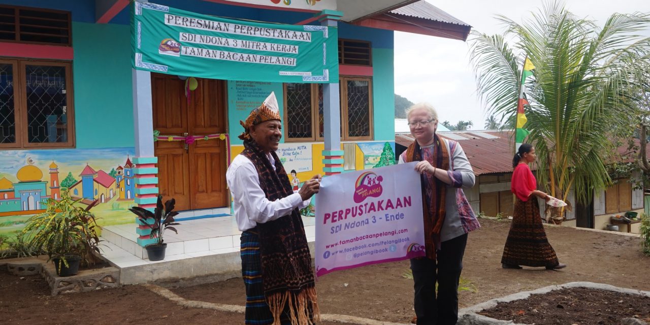 Peresmian Perpustakaan Taman Bacaan Pelangi ke-87 di SD Inpres Ndona 3, Ende, Flores, NTT