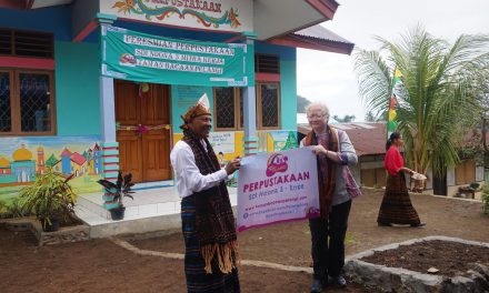 Inauguration of the 87th Rainbow Reading Gardens Library at SD Inpres Ndona 3, Ende, Flores, NTT