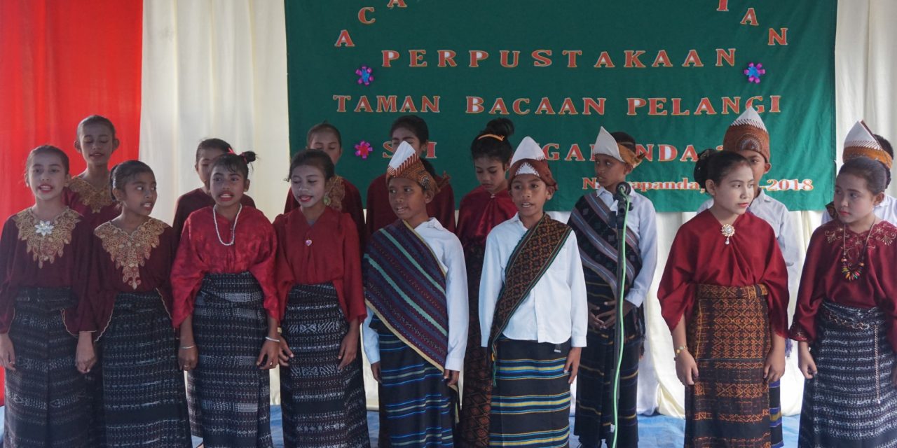 Peresmian Perpustakaan Taman Bacaan Pelangi ke-89 di SDI Nangapanda 2, Ende, Flores, NTT