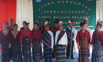 Peresmian Perpustakaan Taman Bacaan Pelangi ke-89 di SDI Nangapanda 2, Ende, Flores, NTT