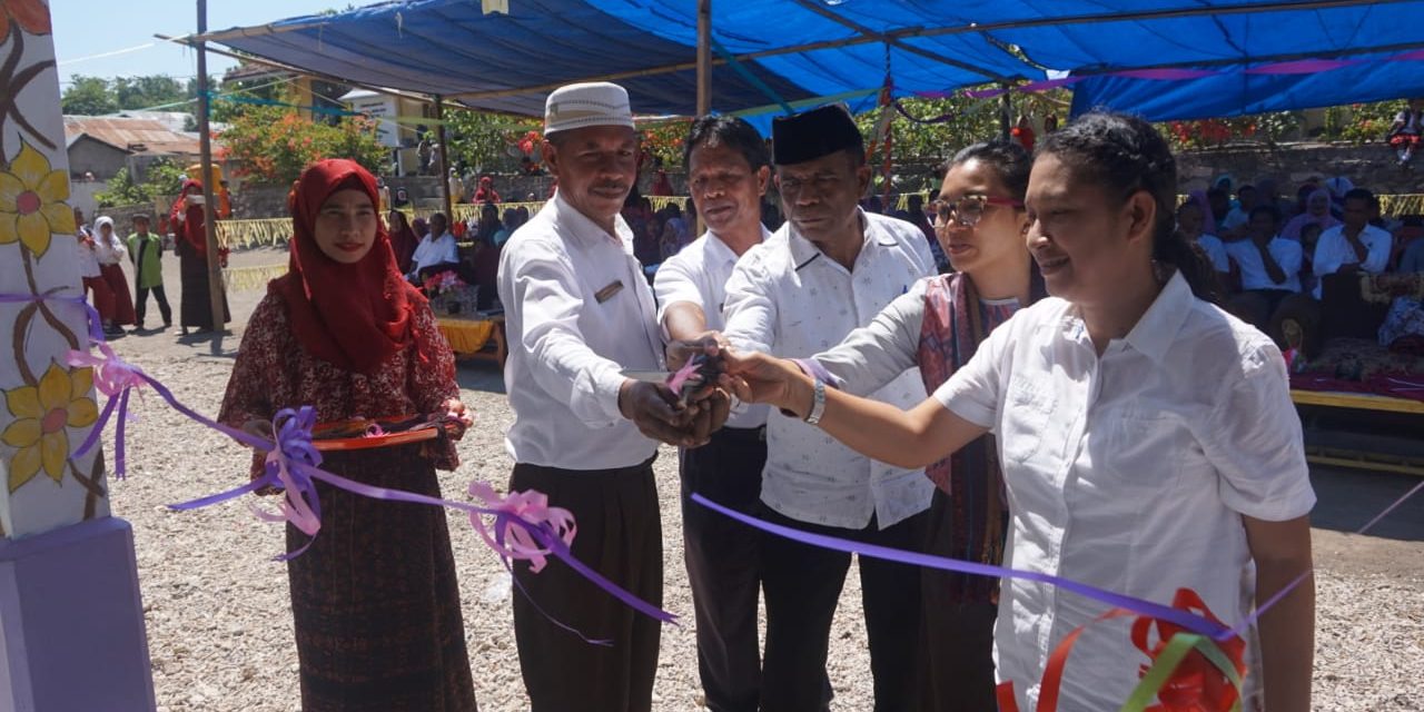 Peresmian Perpustakaan Taman Bacaan Pelangi ke-98 di SD Inpres Metinumba 2, Pulau Ende, Ende, Flores, NTT