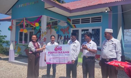 Inauguration of the 98th Rainbow Reading Gardens Library at SD Inpres Metinumba 2, Pulau Ende, Ende, Flores, NTT