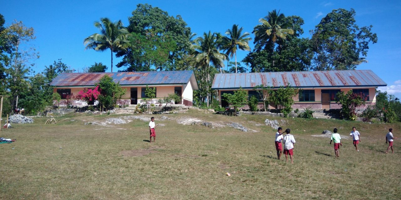 SCHOOL SELECTION IN SUMBA BARAT DAYA: IMPLEMENTING THE SUSTAINABILITY KEYS OF RAINBOW READING GARDENS