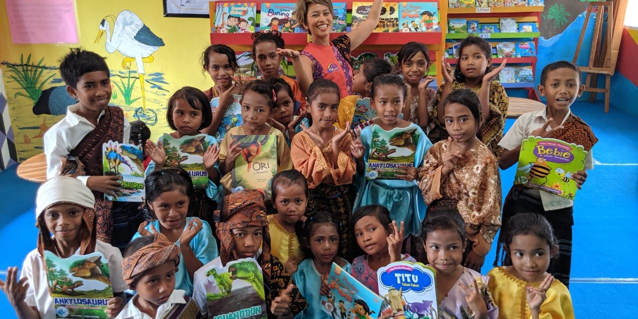 TAMAN BACAAN PELANGI MERESMIKAN PERPUSTAKAAN TBP KE-126 DI SDI WELAMOSA