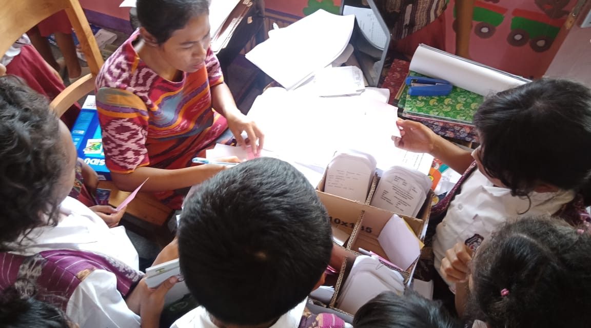 Semangat Ibu Hendelina Membangun Percaya Diri Anak