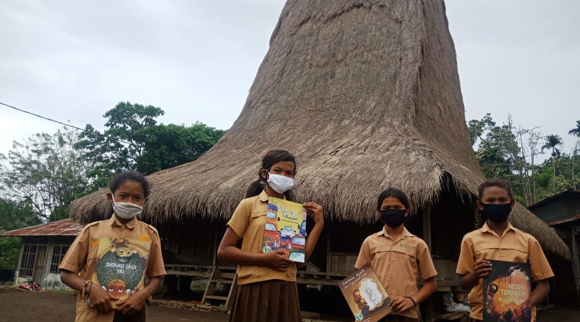  Semangat Anak-anak Woloara Membaca Buku