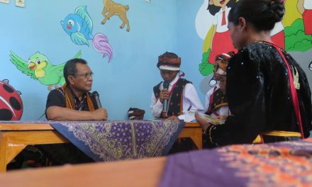 Bupati Don Bosco Do Mengajak anak-anak berkeliling Dunia dan Alam semesta Saat Peresmian Perpustakaan Ramah Anak TBP ke- 166.