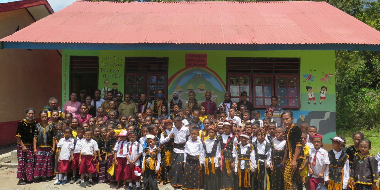 KAMI HADIR BUKAN JADI PENONTON, TETAPI KAMI HADIR UNTUK BEKERJASAMA DENGAN  MASYARAKAT DAN SEKOLAH