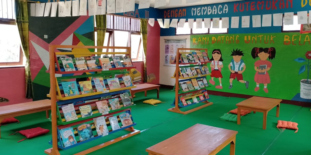 Menyulap Perpustakaan “Gudang Buku” menjadi Perpustakaan Ramah Anak di SDK Watugase