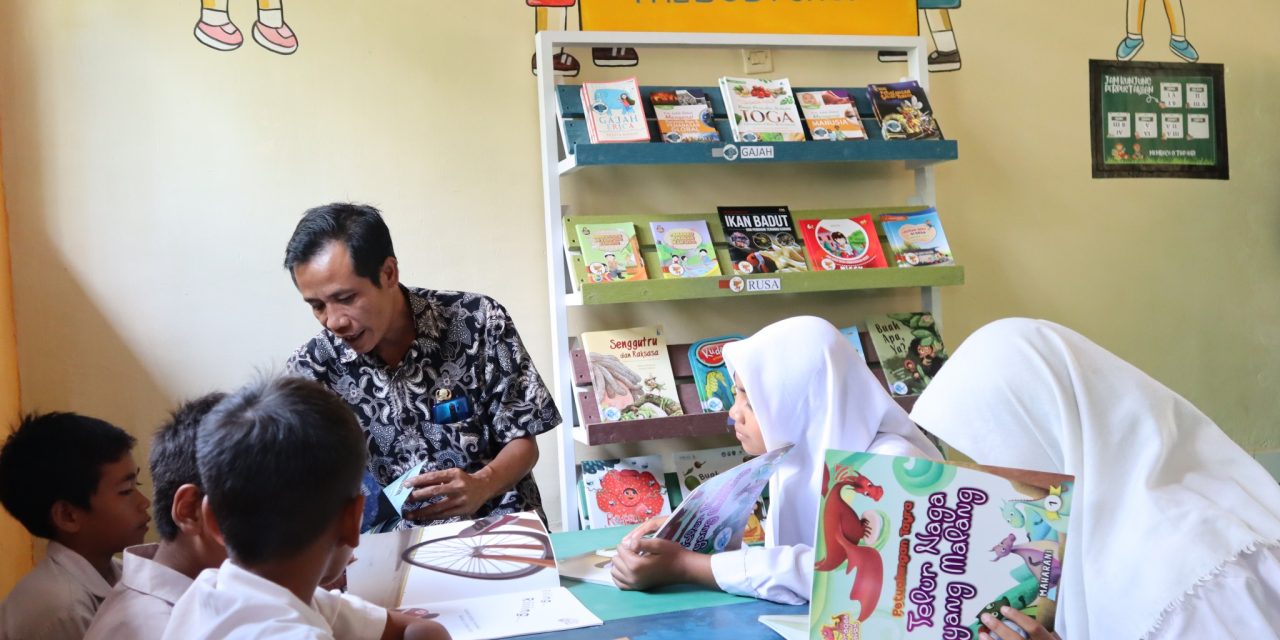 Hari Peduli Sampah Nasional, Taman Bacaan Pelangi dan The Body Shop® meresmikan “Green Library” pertama di Lombok Tengah, NTB.