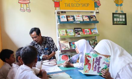 Hari Peduli Sampah Nasional, Taman Bacaan Pelangi dan The Body Shop® meresmikan “Green Library” pertama di Lombok Tengah, NTB.