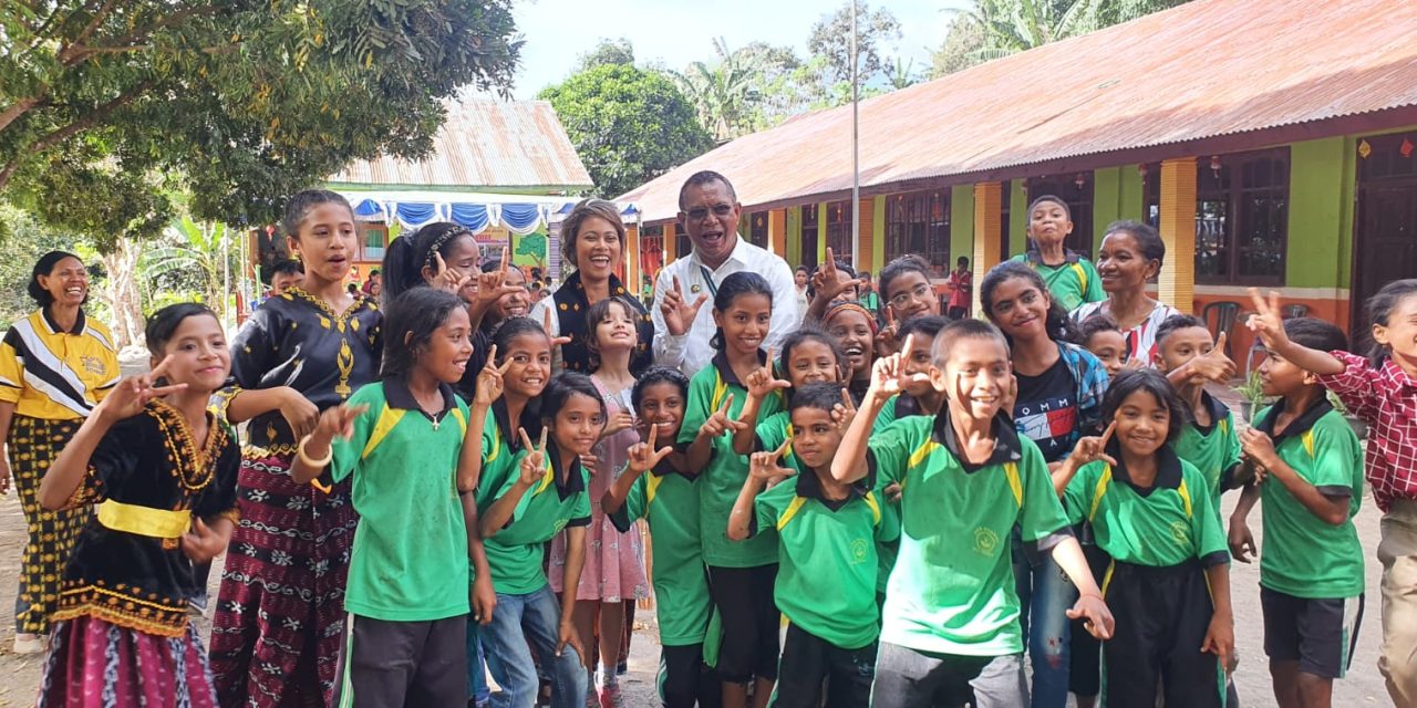 Peresmian Perpustakaan Ramah Anak Taman Bacaan Pelangi ke-190 di SDK Boawae