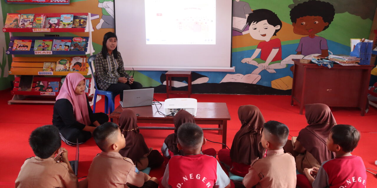 Fun Reading with Digital Books: Literacy Cloud Training at Pammulukang Elementary School, Mamuju