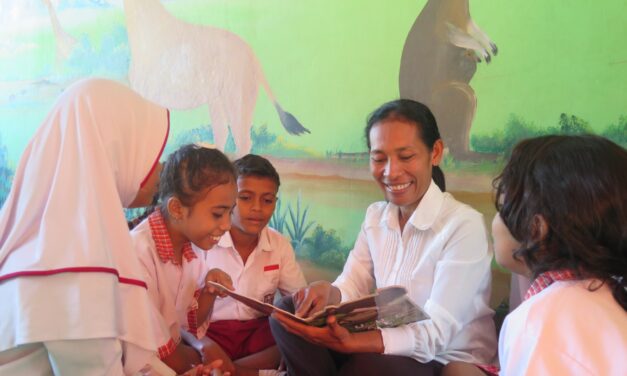 Benarkah Siswa SDI Danga Baca Buku Saat Libur Sekolah? Kok Bisa?