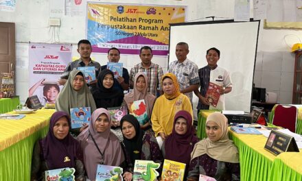 Moving Together to Improve Children’s Literacy: A Collaboration Between J&T Express and Taman Bacaan Pelangi at SDN 2 Mola Utara, Wakatobi