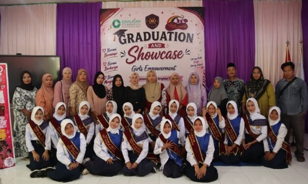 GRADUATION DAN GELAR KARYA PROGRAM GIRL EMPOWERMENT DI SMPN 7 MALUNDA